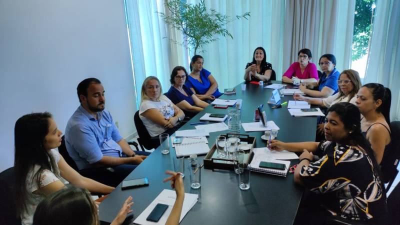 Prefeito-de-agua-Boa-se-reune-com-equipe-educacional-para-discutir-melhorias-no-ensino-municipal (2).jpeg